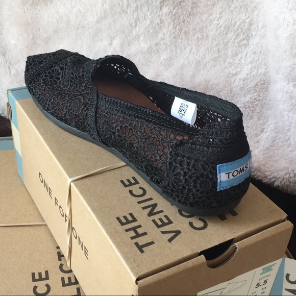 TOMS Black Moroccan Crochet Classic New Slip On - Picture 7 of 8